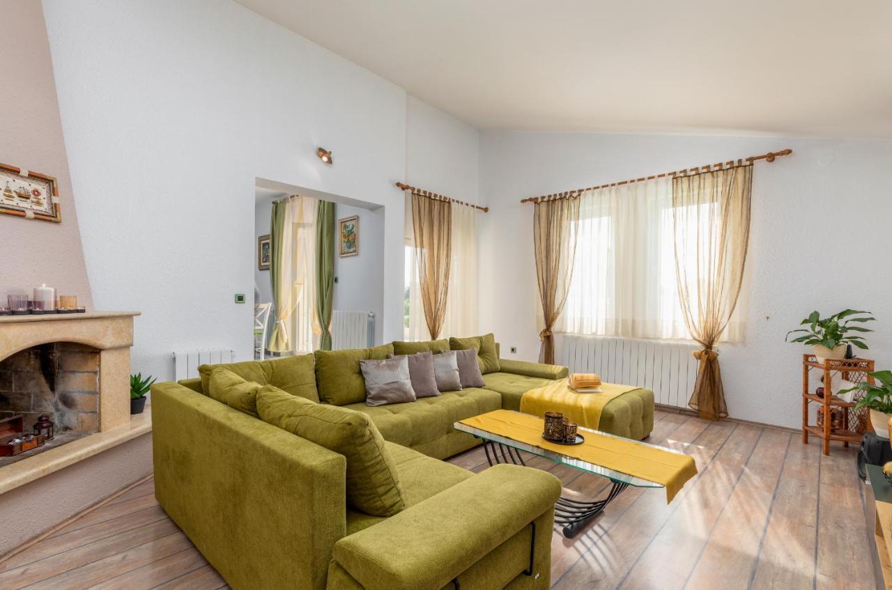 Villa Ostone 普拉 外观 照片